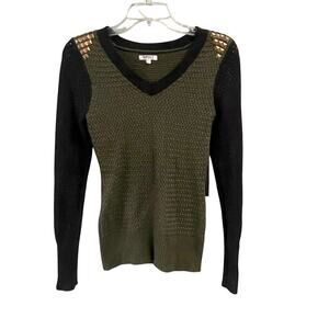 Buffalo David Bitton Sweater Studded Shoulder Size Medium Grene Black V-Neck